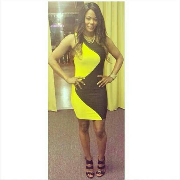 Limited Edition Yellow & Black Bandage Dress - Picture 4 of 4