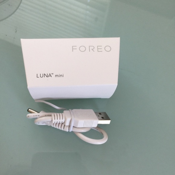 Brand new Foreo Luna mini facial brush - Picture 3 of 4