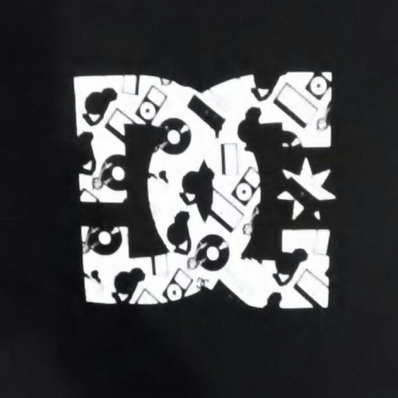 DC Tee - Picture 2 of 2