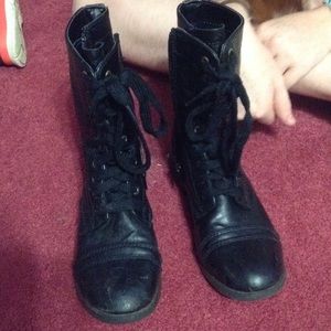 Combat boots