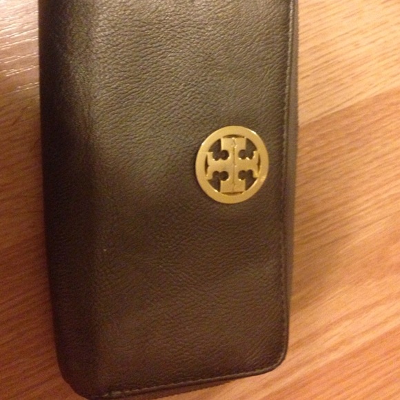 Tory burch wallet