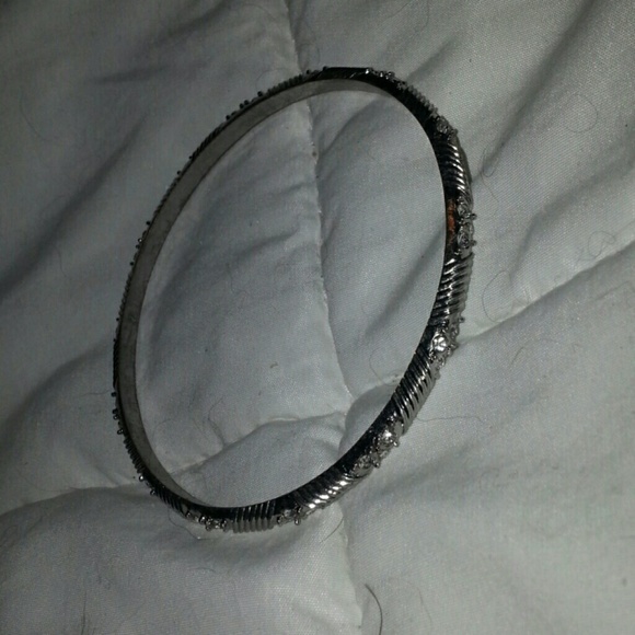 Lia Sophia Manali bangle, silver w/ rhinestones 0