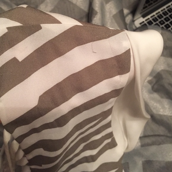 🔺SOLD🔺Super cute Ark & Co Top size small - Picture 4 of 4