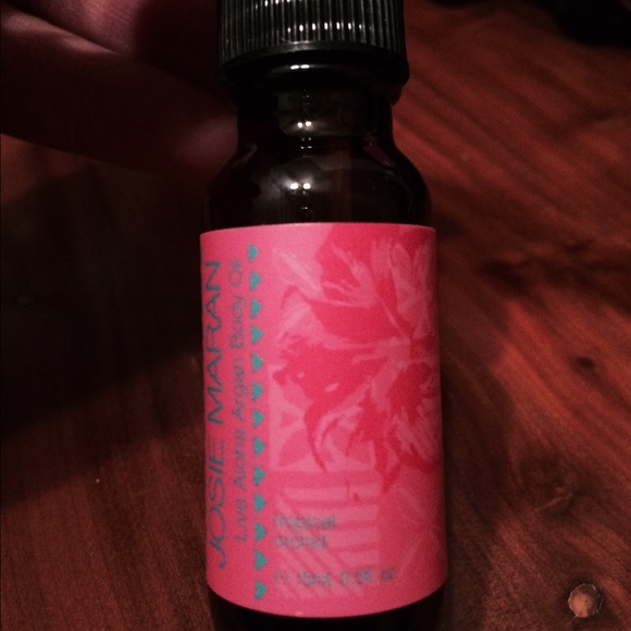 Josie Maran Argan oil x2