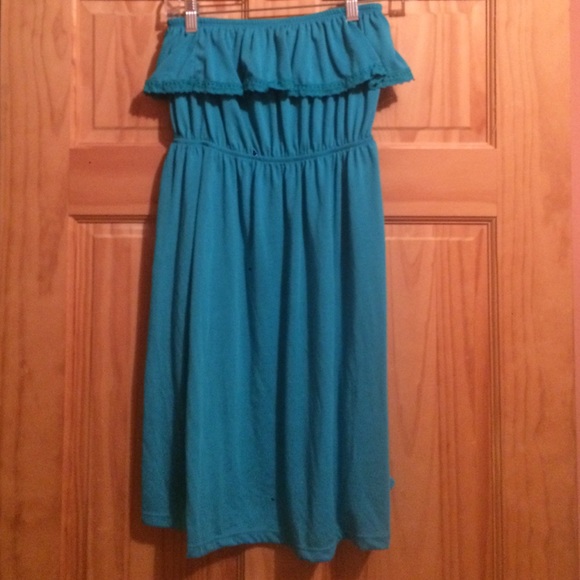 Blue strapless dress
