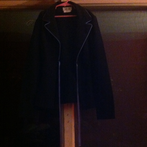 Blazer with blue-gray ties. - Picture 1 of 3