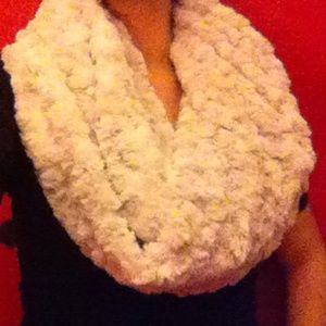 Soft infinity scarf