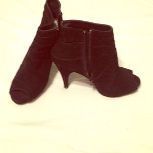 Peep toe Booties