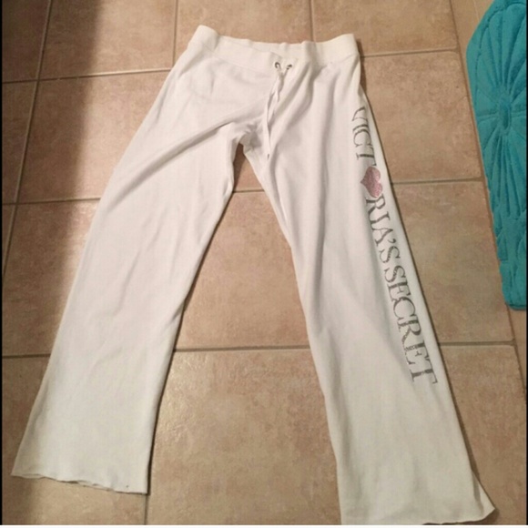 VS white pants