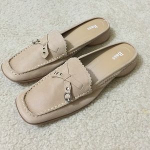 Bass beige loafers slip on