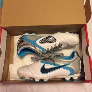 Nike CTR 360 Cleats