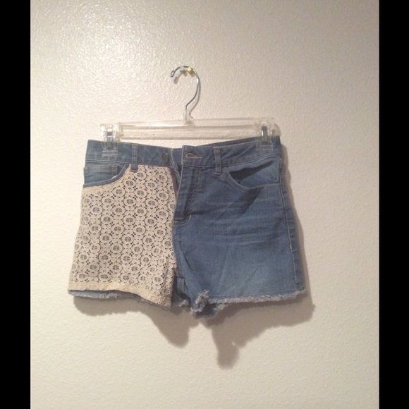 Crotchet denim shorts