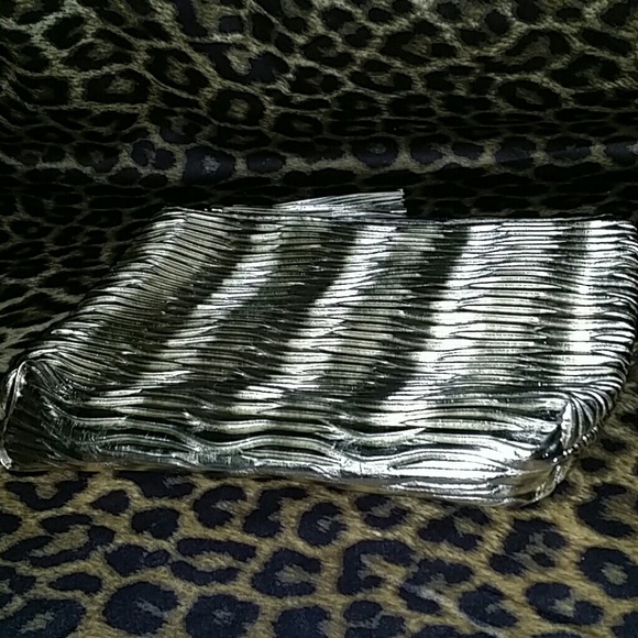 Large gold makeup bag or tablet case - Picture 3 of 4