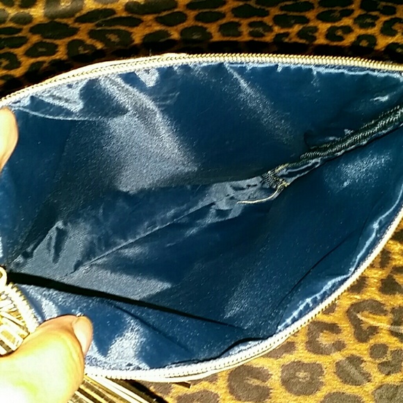 Large gold makeup bag or tablet case - Picture 4 of 4