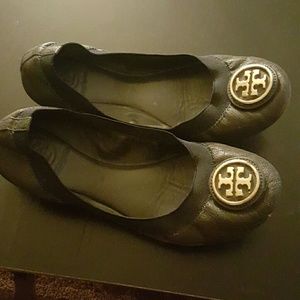 Navy blue caroline tory burch flats.
