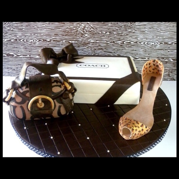 Welcome to my closet... 😘 - Picture 4 of 4