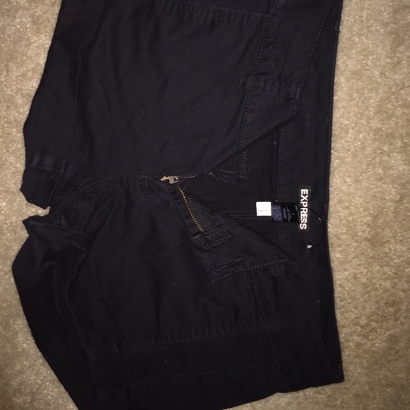 Shorts - Picture 3 of 4
