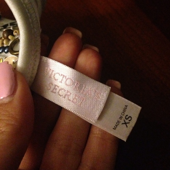 VS bathing suit ! - Picture 2 of 3