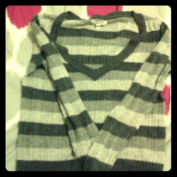 Areopostale striped gray sweater