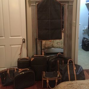 Louis Vuitton luggage 💕💕💕💕