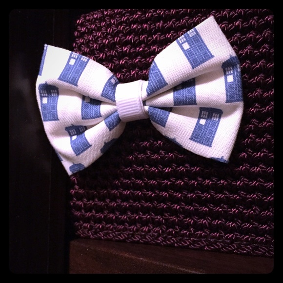 TARDIS Doctor Who Bow
