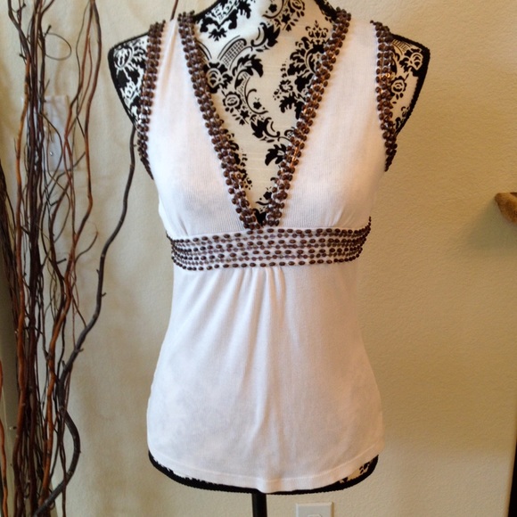 Xtraordinary Tops - Wood bead embellished top