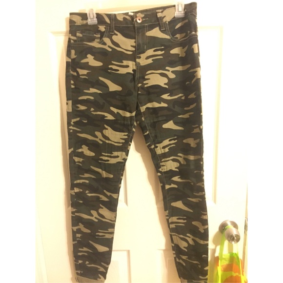 Forever 21 Pants - Forever 21 Camo pants