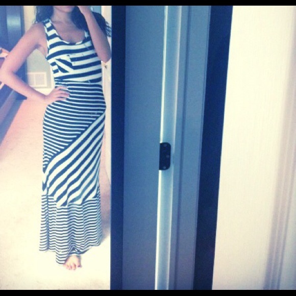 SOLD💕monteau maxi dress