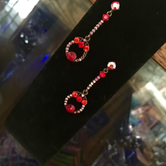 Boutique Jewelry - FABULOUS RED RHINESTONE EARRINGS