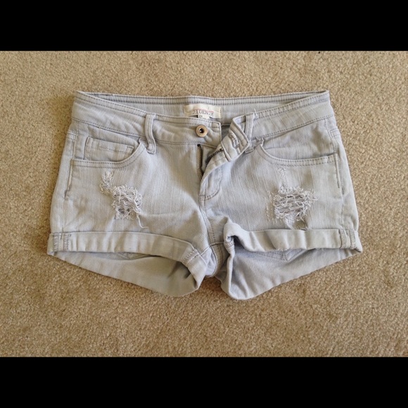 Light gray denim shorts - Picture 1 of 1