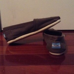 Grey TOMS