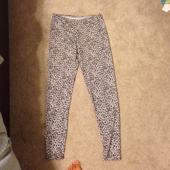 💫High Waisted Light cheetah leggings💫