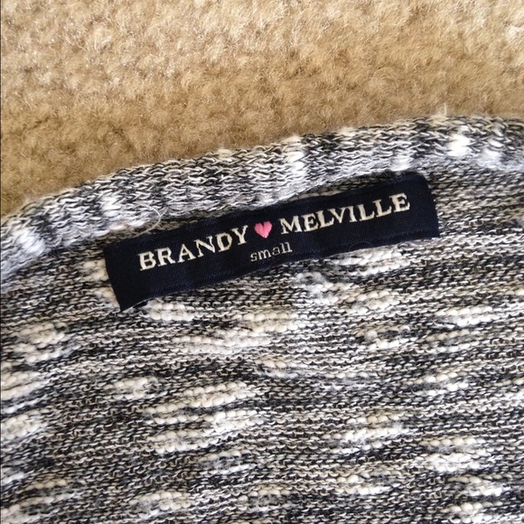 Super cute cropped halter top from Brandy Melville - Picture 2 of 2