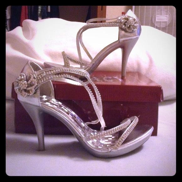 size 7.5 Delicacy homecoming/prom shoes