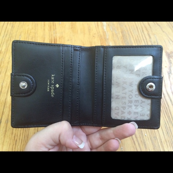 Kate Spade wallet - Picture 2 of 3