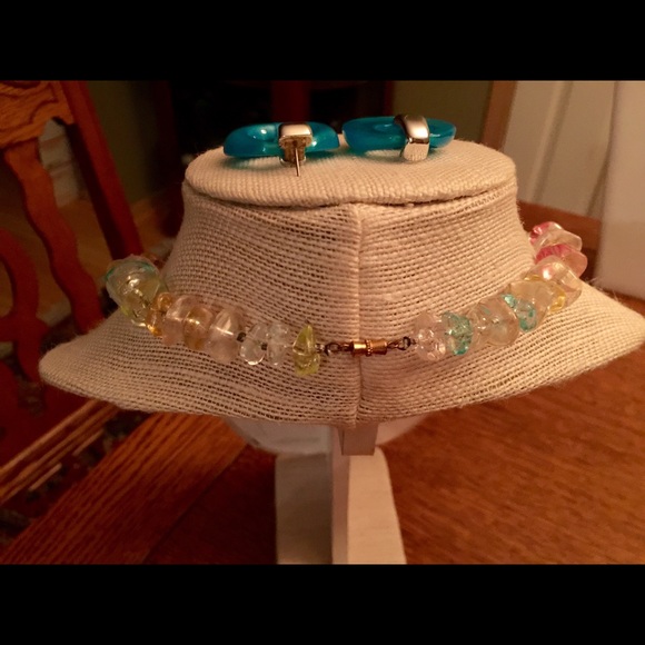 VINTAGE MULTI COLORS LUCITE NECKLACE  & EARRINGS - Picture 2 of 2