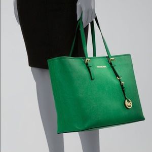 Micheal Kors Jet Set Medium Tote Bag