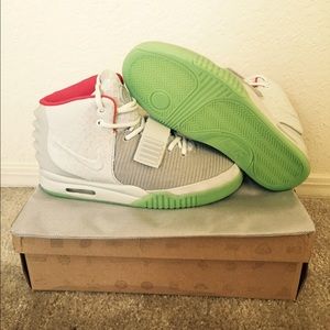 Nike Air Yeezy 2 Platinum sz 8 US