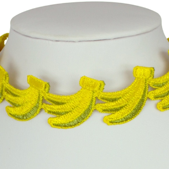 Banana choker ⭐️🍌✨