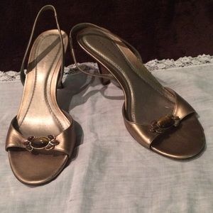 Ann Taylor Gold Toned Leather Heels