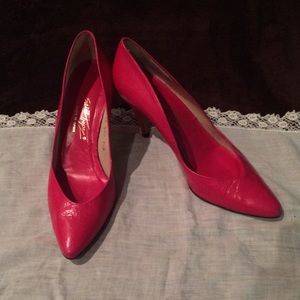 Vintage Saint Tropez Hot Pink Leather Pumps