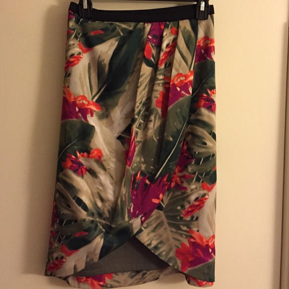 Island tulip skirt