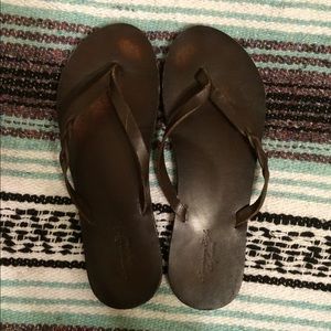 American Eagle sandals