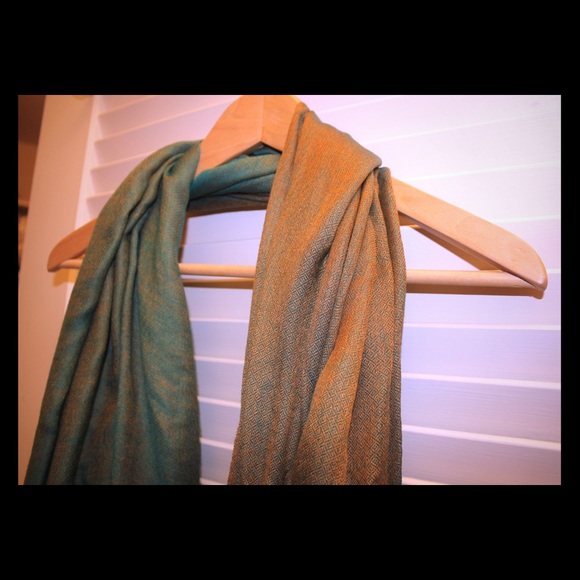 Silk-woven green and gold scarf from India