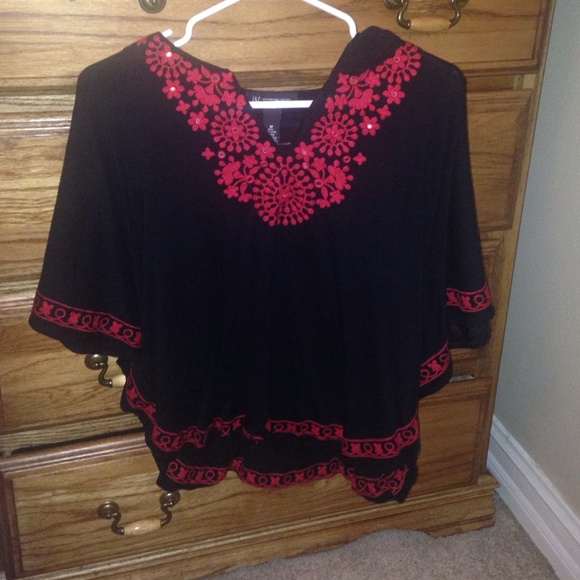Black hip blouse!