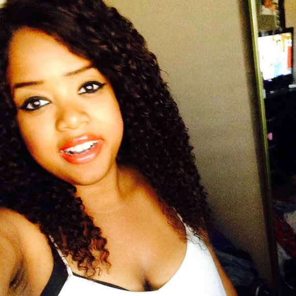 Meet the seller! 👑💓 - Picture 3 of 4