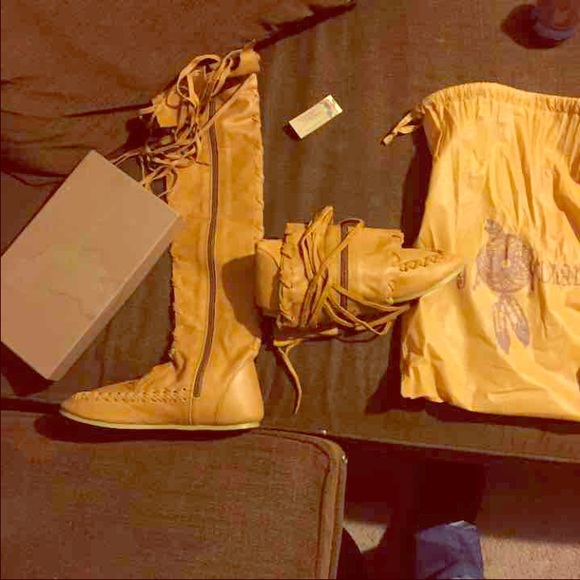 Brand new gipsy dharma boots never worn