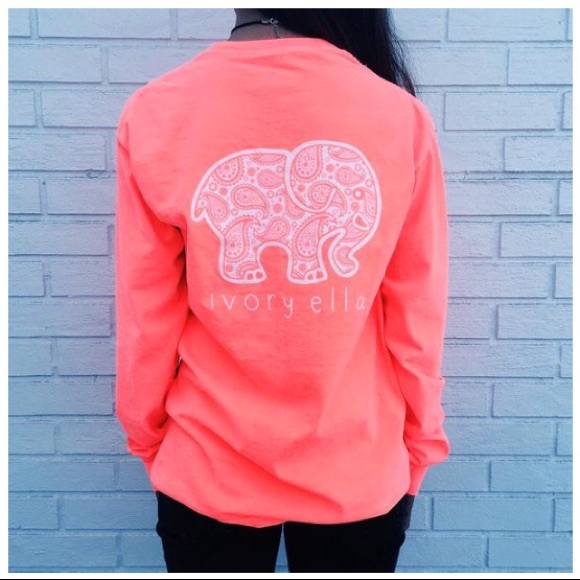 Ivory Ella Tops - Ivory Ella pocketed tee 🐘