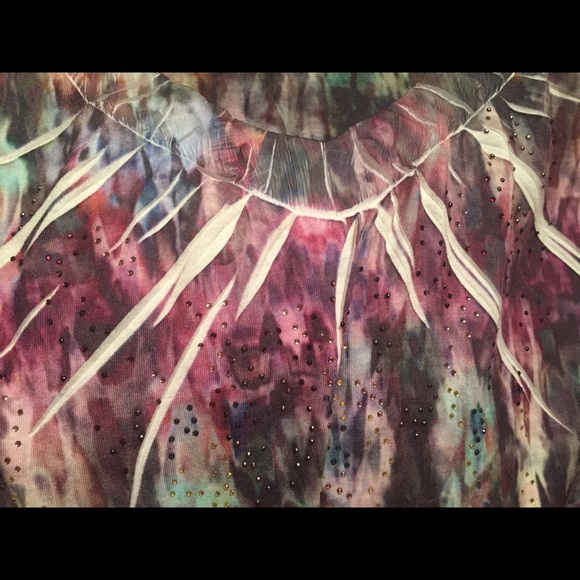 Distressed top - Picture 2 of 3