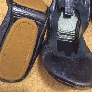 Yosi Samra metallic blue ballet slippers.